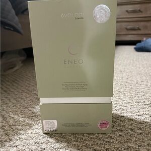 Eneo Classic Skincare Device - Light Green